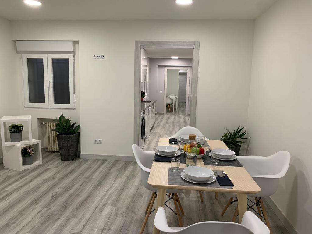 Mirrooms Oviedo Exterior photo